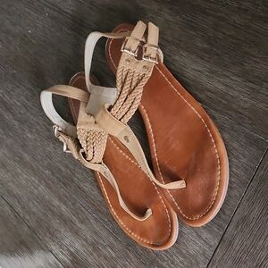 Maurices Sandals sz 10